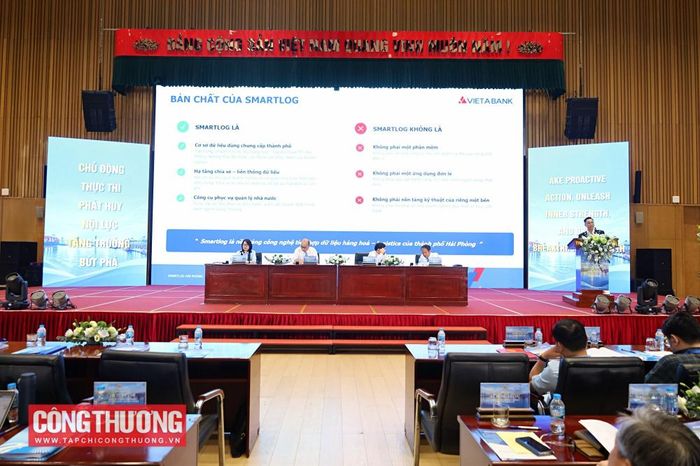 Smartlog không phải là một phần mềm, ứng dụng hay nền tảng công nghệ thông thường, mà là một nền tảng tích hợp cơ sở dữ liệu dùng chung cấp thành phố, tập trung chuẩn hóa dữ liệu logistics