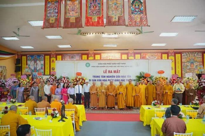Ra mắt nhân sự, đánh dấu bước khởi đầu hoạt động của Trung tâm