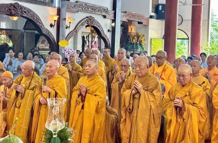 Nhất tâm cầu nguyện