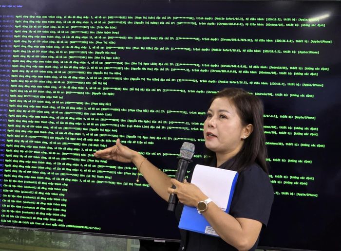 Bà Nguyễn Thúy Hà, Phó giám đốc Công ty Kinh doanh Bất động sản Viglacera điều hành tại lễ bốc thăm trực tuyến dự án CT3 Kim Chung khẳng định: Các thông tin bốc thăm trực tuyến cập nhật, hiển thị tức thì, không thể can thiệp từ bên ngoài.