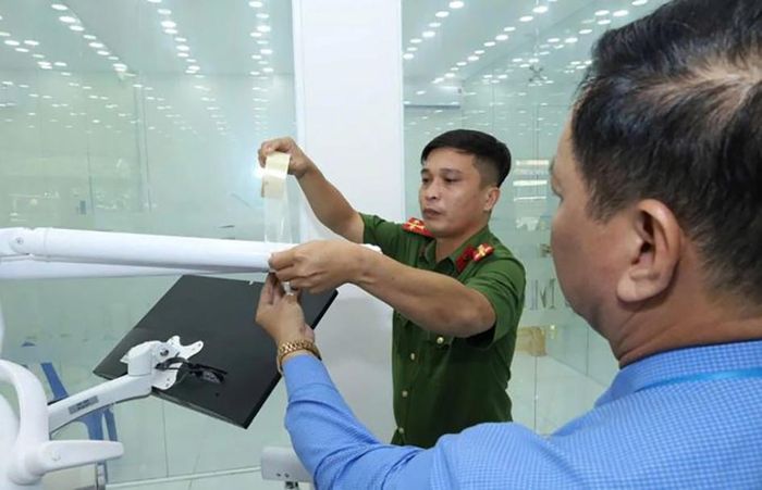Lực lượng Công an TP Cần Thơ kiểm tra cơ sở ngày 26/6.