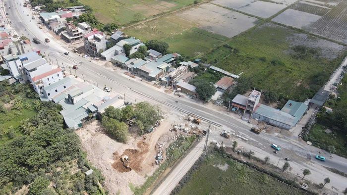Sau quá trình tuyên truyền, vận động, nhiều hộ dân đã đồng thuận, chủ động tháo dỡ công trình, bàn giao mặt bằng, tạo điều kiện để dự án tiếp tục thi công.
