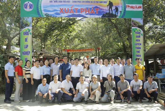 Một số hình ảnh trước ngày khai mạc giải leo núi Bước chân trên mây mùa 3 tại Lai Châu.