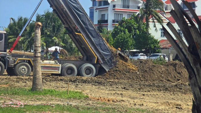 Đà Nẵng đang tăng cường kiểm soát, xử lý vi phạm trong vận chuyển vật liệu, phế thải, chất thải.