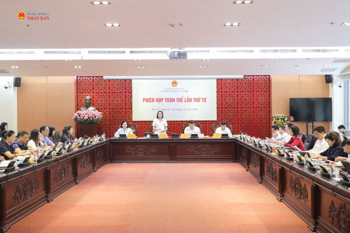 Toàn cảnh Phiên họp