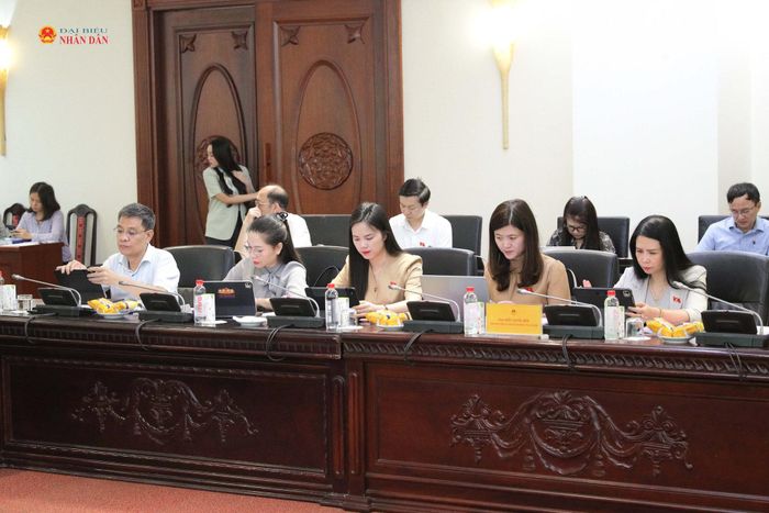 Các đại biểu dự Phiên họp