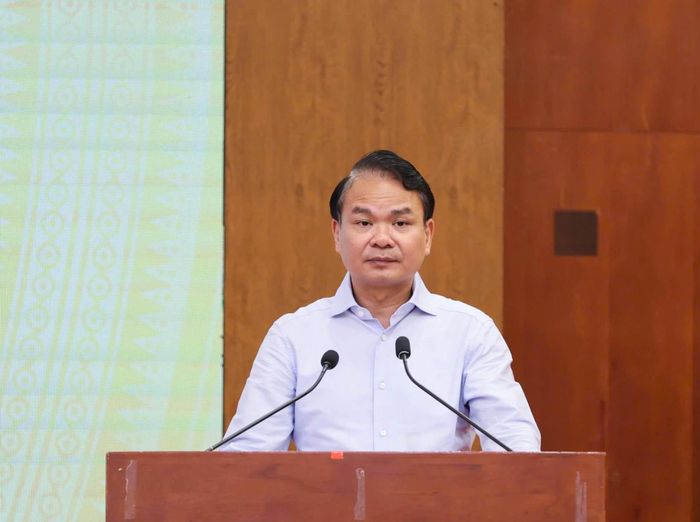 Bộ trưởng, Chủ nhiệm Văn phòng Chính phủ Đặng Xuân Phong phát biểu cung cấp một số thông tin tại buổi họp báo
