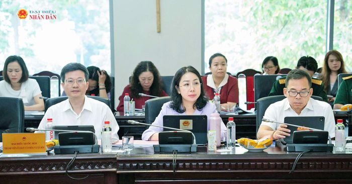 Các đại biểu tham dự phiên họp