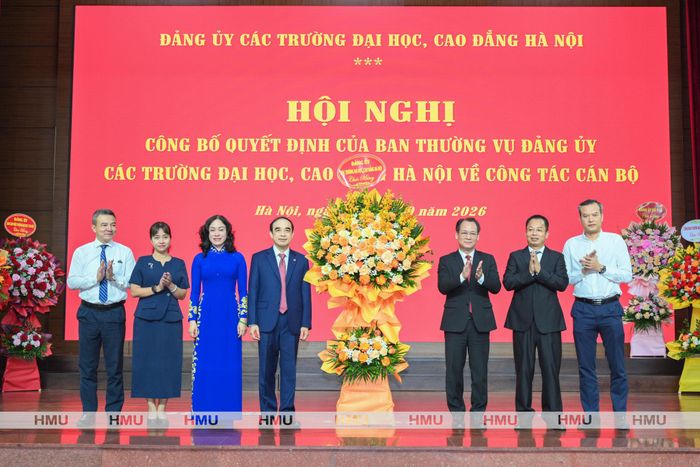 Hội nghị công bố quyết định về công tác cán bộ Trường Đại học Y Hà Nội