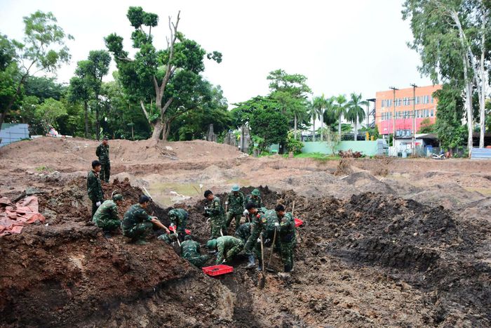 Lực lượng làm nhiệm vụ tìm kiếm, quy tập hài cốt liệt sĩ tiếp tục triển khai công tác tại Khu B, Công viên Lê Thị Riêng