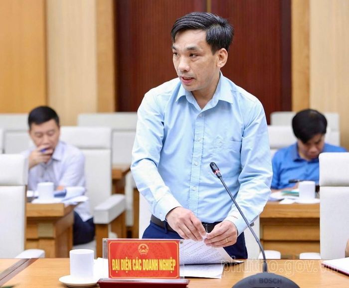 Đại diện Công ty Cổ phần Hóa chất Việt Trì phát biểu tại hội nghị