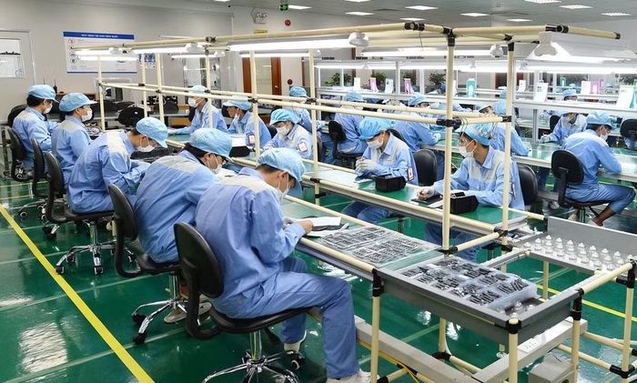  Đẩy mạnh đầu tư công nghệ, nâng cao năng suất và hiệu quả sản xuất là hướng đi quan trọng của doanh nghiệp. Ảnh minh họa 