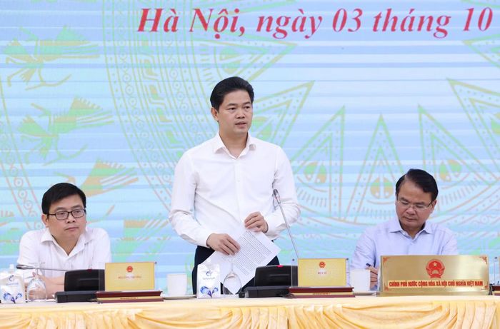 Thứ trưởng Bộ Y tế Vũ Mạnh Hà trả lời tại họp báo.
