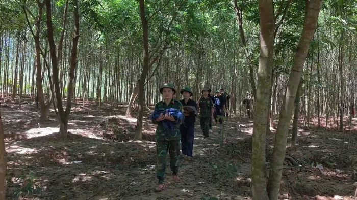 Đón hài cốt liệt sĩ trở về để bảo quản, chăm sóc và hương khói theo quy định.