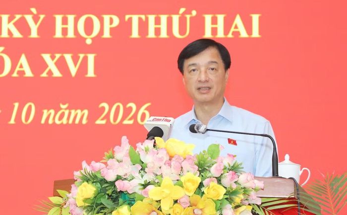 Đồng chí Nguyễn Duy Ngọc, Trưởng Ban Tổ chức Trung ương phát biểu, giải đáp các kiến nghị của cử tri.