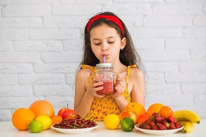 Nước ép trái cây sử dụng phù hợp liều lượng và độ tuổi mới mang lại hiệu quả thiết thực. Ảnh minh họa.