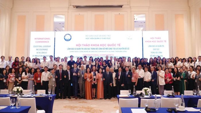 Các đại biểu tham dự hội thảo.