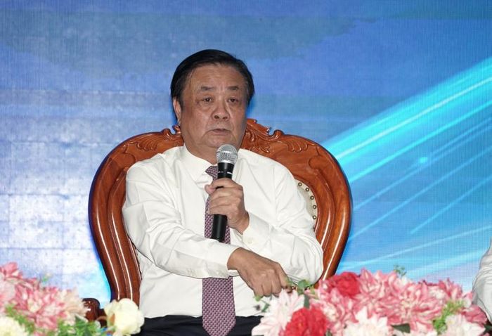 Ông Hoan gợi ý cộng đồng doanh nghiệp hãy cùng hỏi "Đồng Tháp có thể tạo ra điều gì?"