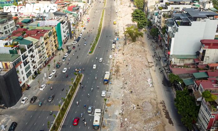 Ngoài bãi đỗ xe và nhà để xe, dự án còn bố trí trạm sạc, bể nước PCCC ngầm, mái thu năng lượng, cây xanh, vườn hoa và đường nội bộ. Các hạng mục này được xây dựng trên quỹ đất sau giải phóng mặt bằng, góp phần hoàn thiện không gian hai bên tuyến Vành đai 1.