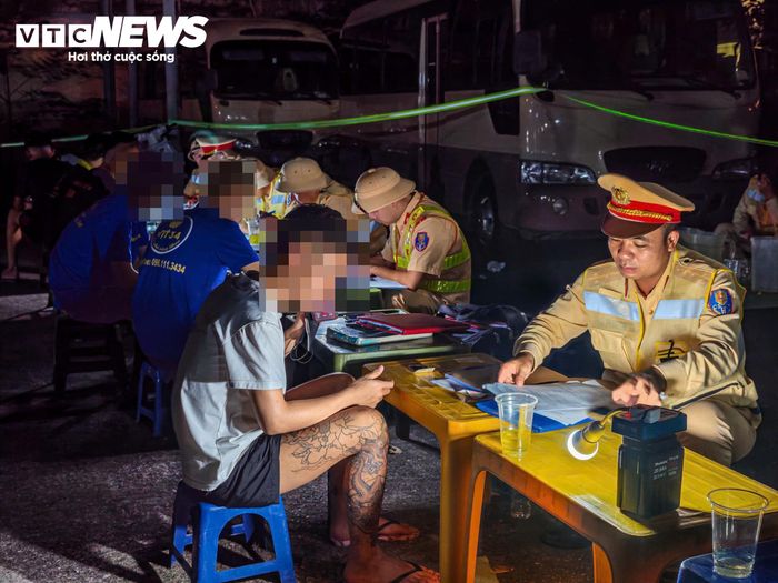 Thượng tá Phạm Văn Chiến, Đội trưởng Đội CSGT đường bộ số 6, cho biết đơn vị tăng cường tuần tra, kiểm soát, nhất là vào thời điểm cuối tuần, nhằm chủ động phòng ngừa tai nạn và bảo đảm trật tự, an toàn giao thông.