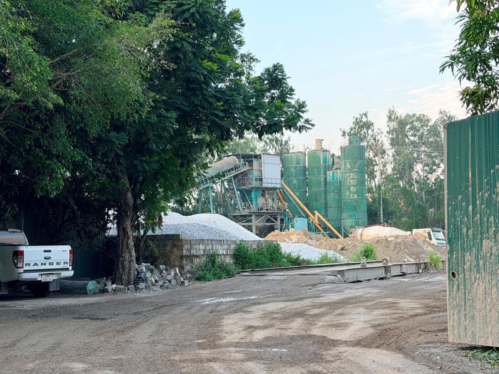 Một công trình vi phạm đã bị xã Phúc Thịnh đình chỉ hoạt động. Ảnh: Thanh Hà