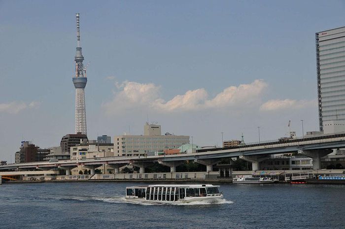Sông Sumida trở thành một tuyến giao thông bên cạnh đường bộ và đường sắt. Ảnh: Trang thông tin thành phố Tokyo