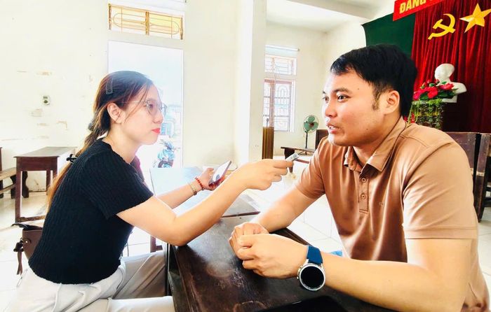 Ông Nguyễn Quang Huy, trưởng thôn Bắc Kiên đã có nhiều sáng kiến trong quá trình thu thập dữ liệu đất đai. Ảnh: Thùy Nam