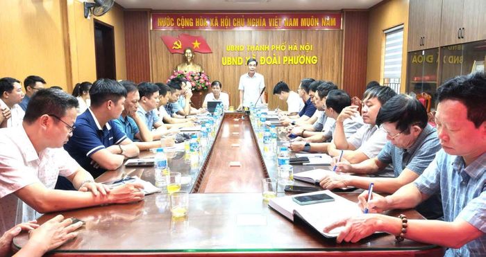 Lãnh đạo xã Đoài Phương bám sát tiến độ, thường xuyên họp rút kinh nghiệm suốt quá trình triển khai chiến dịch. Ảnh: Thùy Nam