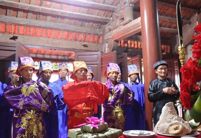 Các nghi lễ văn hoá tín ngưỡng dân gian ở xã Phú Xuyên được gìn giữ, lưu truyền qua nhiều thế hệ. Ảnh: PV 