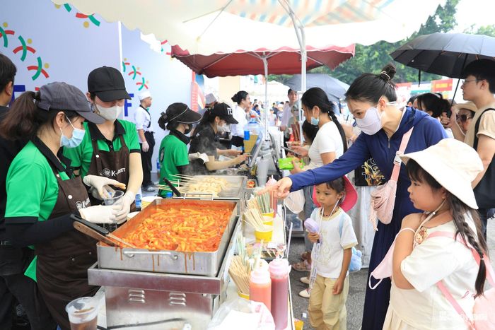 Gian ẩm thực giới thiệu các món ăn đặc trưng của Hàn Quốc