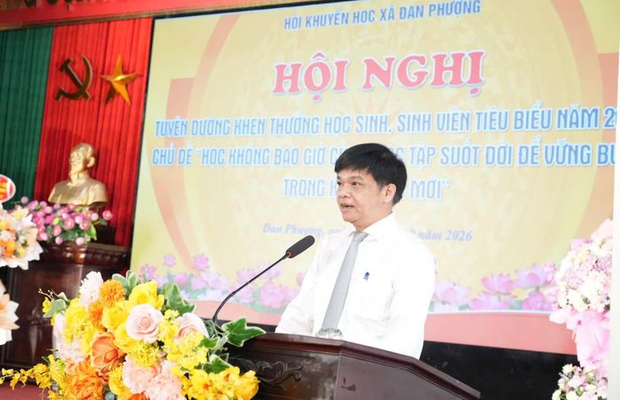 Chủ tịch UBND xã Đan Phượng Nguyễn Viết Đạt phát biểu tại hội nghị. Ảnh: Nga Nguyễn