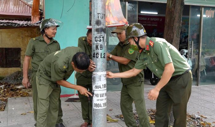 Các lực lượng thực hiện nhiệm vụ. Ảnh: Nguyễn Lý