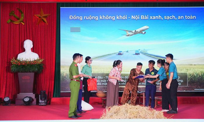 Phần trình diễn của Hội Nông dân xã Nội Bài. Ảnh: Hải Yến
