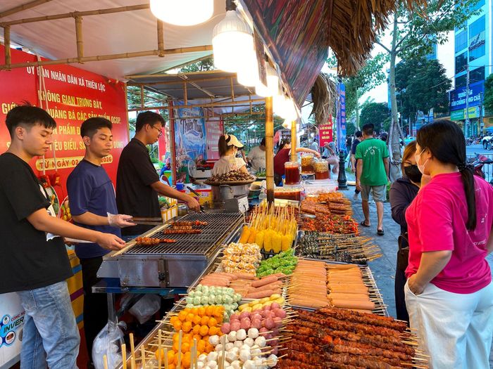 Sản phẩm ẩm thực đa dạng. Ảnh: PV