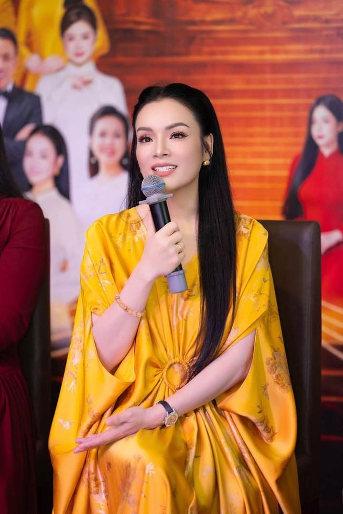 NSƯT Tân Nhàn dành toàn tâm sức cho sự phát triển của khoa Thanh nhạc.