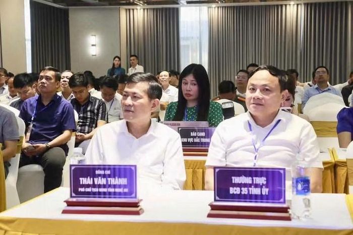Các đại biểu tham dự buổi lễ. Ảnh: Trọng Tuấn.