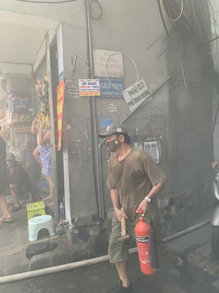 Khi xảy ra tình huống cháy cần báo động cho người dân sống trong khu vực được biết để chủ động thoát nạn.