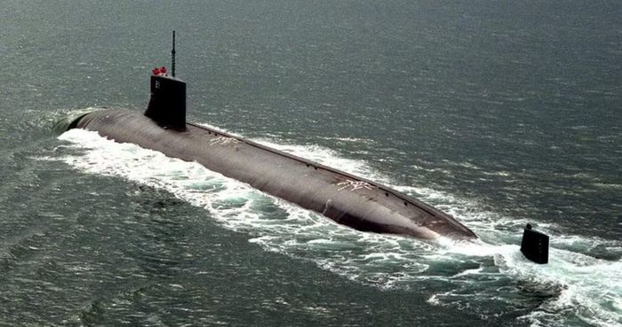 Cách bố trí này phù hợp với tư duy thiết kế Seawolf vào cuối Chiến tranh Lạnh. Nhiệm vụ trọng tâm của tàu là đối đầu với lực lượng tàu ngầm Liên Xô, đặc biệt là những tàu ngầm hạt nhân hoạt động trên các vùng biển rộng.