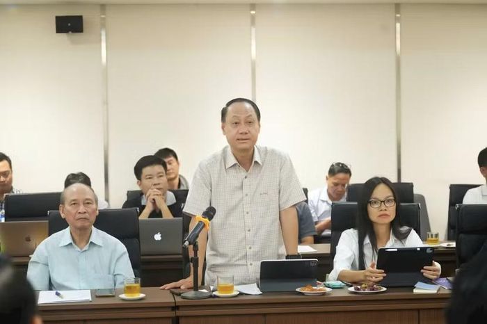 Ông Nguyễn Anh Dũng, Phó Tổng Giám đốc EVN Hà Nội trả lời báo chí