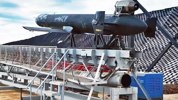 Theo trang theo dõi công nghệ quân sự Ukraine Polkovnyk GSh, Nga đã đưa vào sử dụng biến thể Geran-5 K5 với khung thân được thiết kế lại và hệ thống đối chiếu cảnh kỹ thuật số DSMAC có tên Susanin.