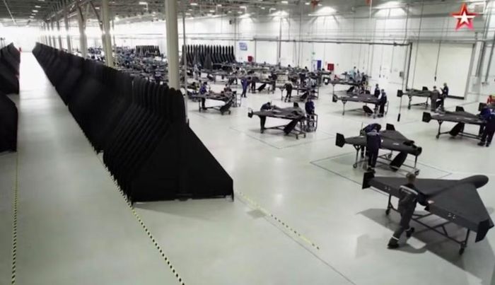 Nếu được triển khai hiệu quả trên UAV giá rẻ, công nghệ này có thể giúp phương tiện duy trì khả năng dẫn đường trong những tình huống tín hiệu định vị vệ tinh bị gây nhiễu hoặc gián đoạn. Tuy nhiên, mức độ trang bị thực tế của UAV Geran-5 K5 vẫn chủ yếu dựa trên thông tin từ các nguồn Ukraine.