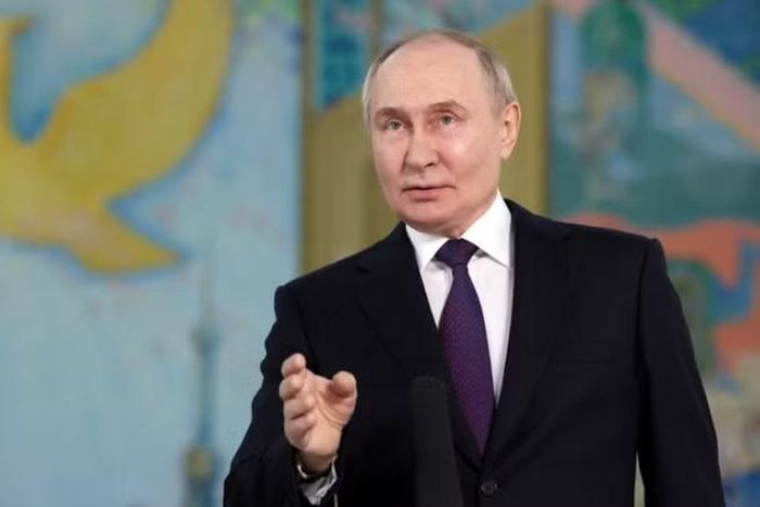 Về đề xuất hai bên cùng dừng các cuộc tấn công vào tàu thuyền và cơ sở dầu khí, ông Putin cho rằng bất kỳ thỏa thuận nào cũng phải dựa trên lợi ích của cả 2 bên, thay vì chỉ giải quyết một phần vấn đề.