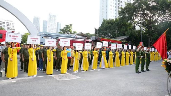 25 đội thi đến từ các Tổ dân phố cùng 10 đội tuyển khối cơ quan, doanh nghiệp và cơ sở kinh doanh đóng trên địa bàn phường Cầu Giấy