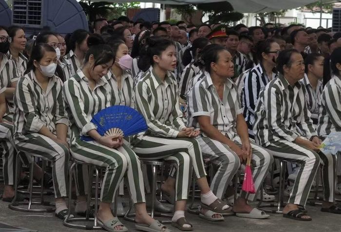 Nữ phạm nhân tại Trại Cải tạo Hoàng Tiến Hoàng Tiến hồ hởi đón chờ buổi giao lưu và tuyên truyền, tư vấn pháp luật với luật sư Hà Nội.