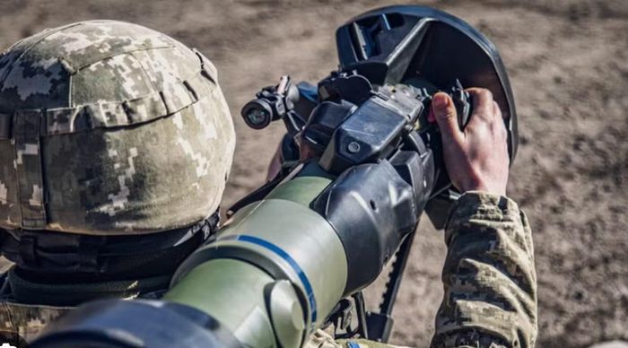 Một số tài liệu của Ukraine cho thấy quân nhân Anh được điều trị tại ít nhất 2 bệnh viện sau vụ nổ, trước khi được chuyển tới bệnh viện ở Kiev.