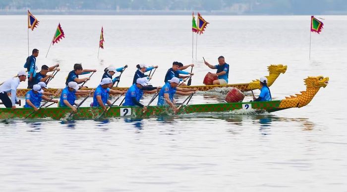 Quyết liệt màn nước rút về đích
