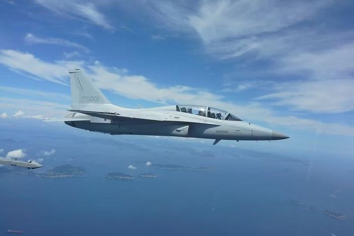 Đó là các phiên bản tên lửa AIM-9 thuộc dòng L, M và P, chứ không thể sử dụng AIM-9X mới mà Không quân Ba Lan đã đặt hàng cho các máy bay chiến đấu F-16 và F-35 của mình.