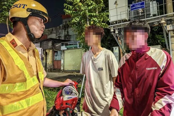 Nhiều thanh thiếu niên điều khiển xe không đội mũ bảo hiểm bị phát hiện, xử lý