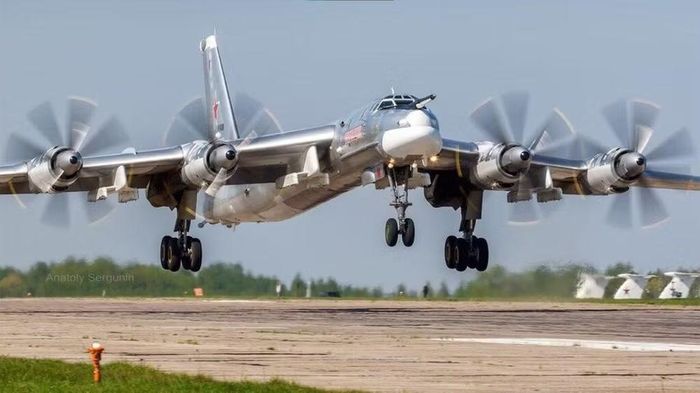 Nếu chúng ta tìm kiếm các trường hợp máy bay Tu-95 gặp nạn khiến toàn bộ phi hành đoàn thiệt mạng thì lần cuối cùng điều này xảy ra là vào năm 1985, khi một chiếc Tu-95RC (phiên bản trinh sát) bị rơi ở biển.