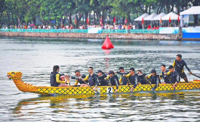 Trong không gian Hồ Tây mùa thu, giải đấu không chỉ là sân chơi thể thao mà còn tạo nên một sản phẩm kết hợp giữa thể thao, văn hóa và du lịch. Qua đó, góp phần quảng bá hình ảnh Hà Nội năng động, giàu bản sắc, thân thiện và cởi mở tới du khách trong nước và quốc tế.